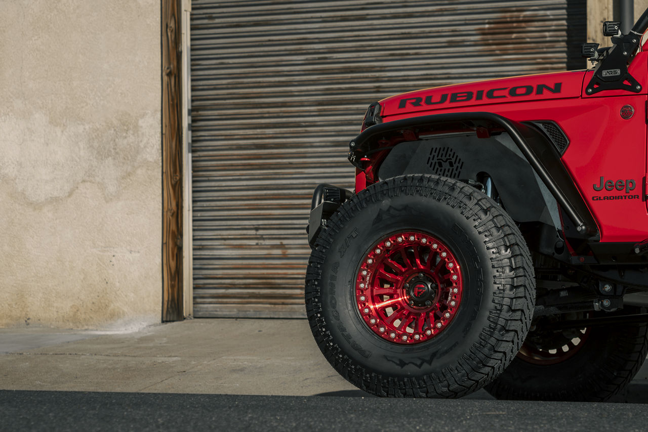 2021 Jeep Gladiator - Fuel RINCON BEADLOCK - Red | Wheel Pros